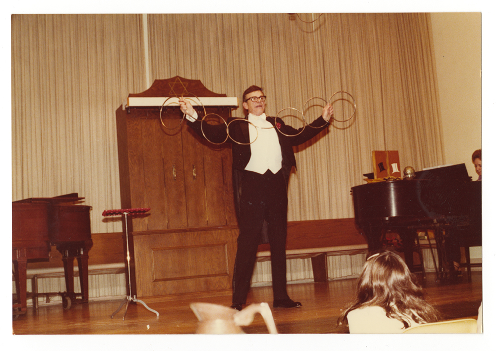 Hanukkah 1980. Beth Israel, Sharon Collection, Rauh Jewish History Program & Archives at the Heinz History Center.