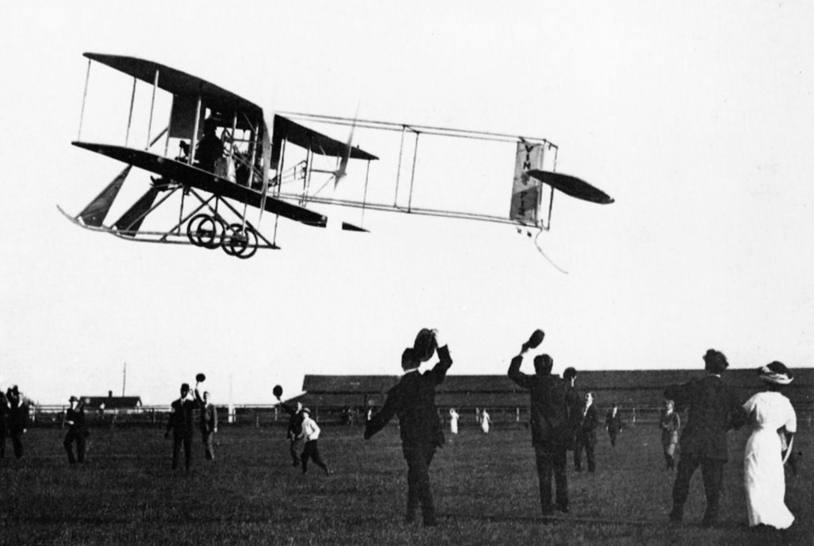 The Vin Fiz takes off from Sheepshead Bay in Brooklyn, New York City, on Sept. 17, 1911.