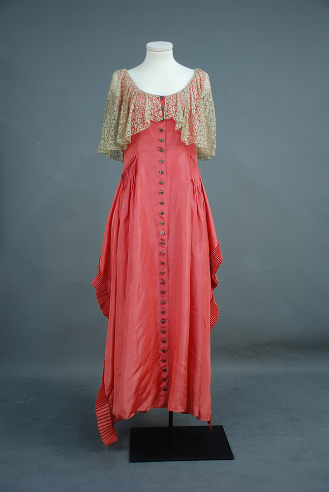 Mary D. Barnes inaugural gown | 94.120.3 | Heinz History Center