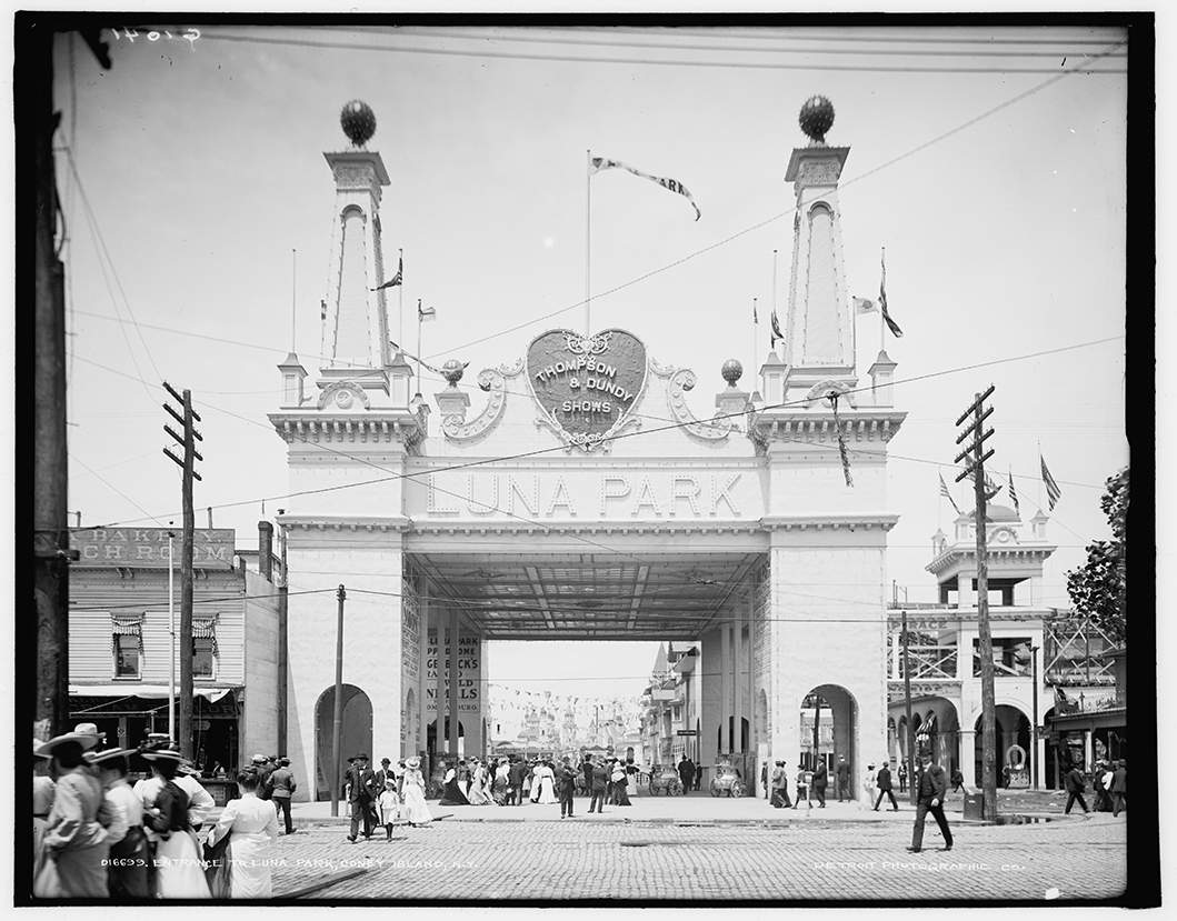 Entrance to Luna Park on Coney Island, 1904.
