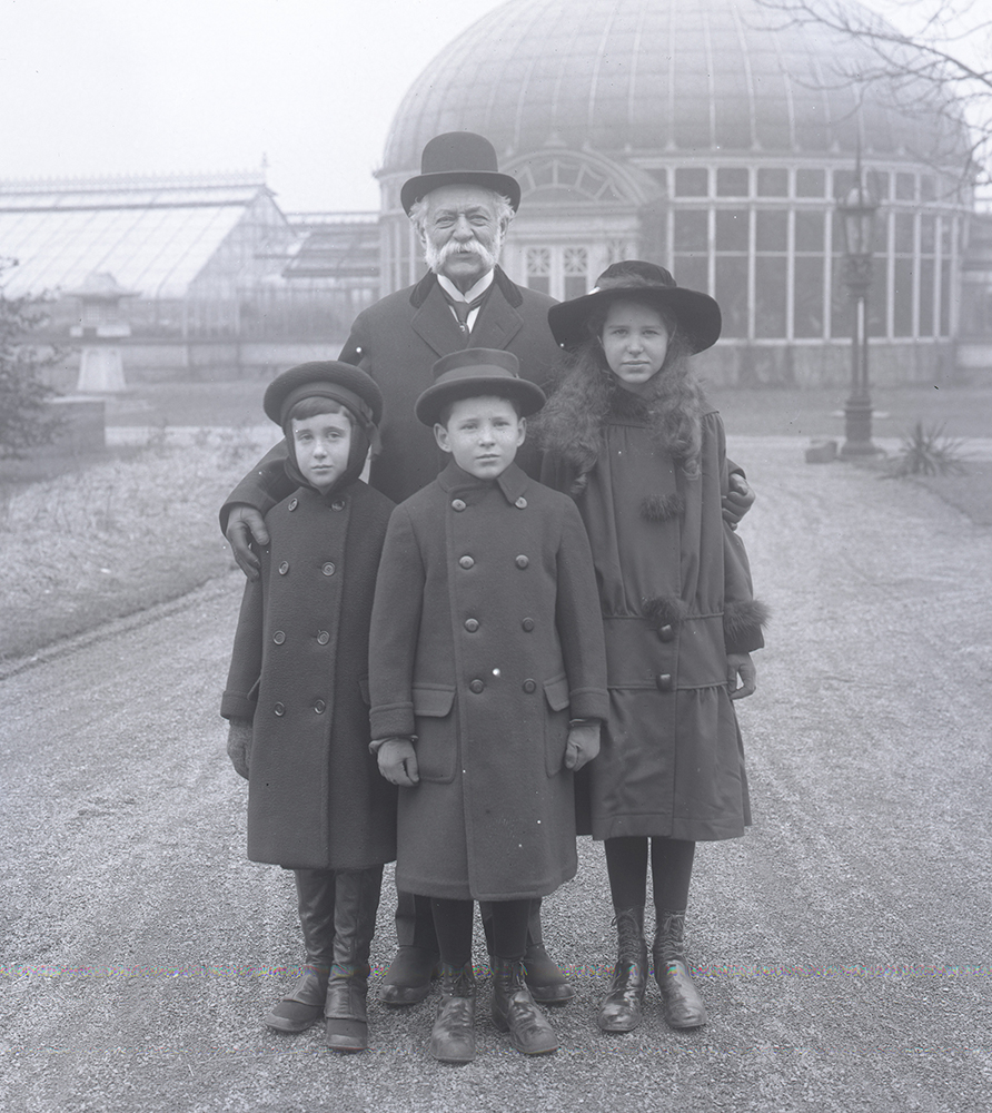 Henry J. Heinz with his grandchildren in front of the Conservatory at Greenlawn, 1916. H.J. Heinz Company Photographs, MSP 57, Detre Library & Archives at the History Center.