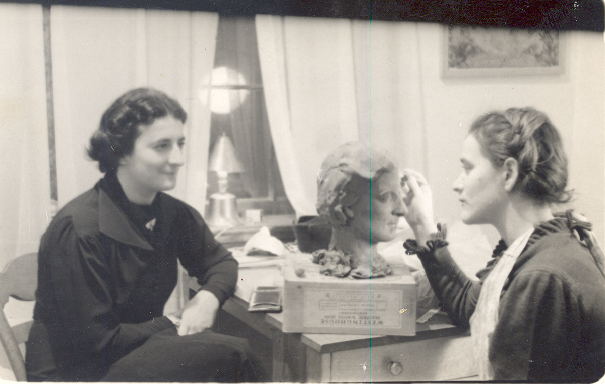 Sibyl Barsky (right) working on a portrait bust of Pearl Braskin Weinberg, 1930s. Sibyl Barsky Grucci Photographs, MSP 423, Detre Library & Archives at the History Center. Gift of Sibyl Barsky Grucci.