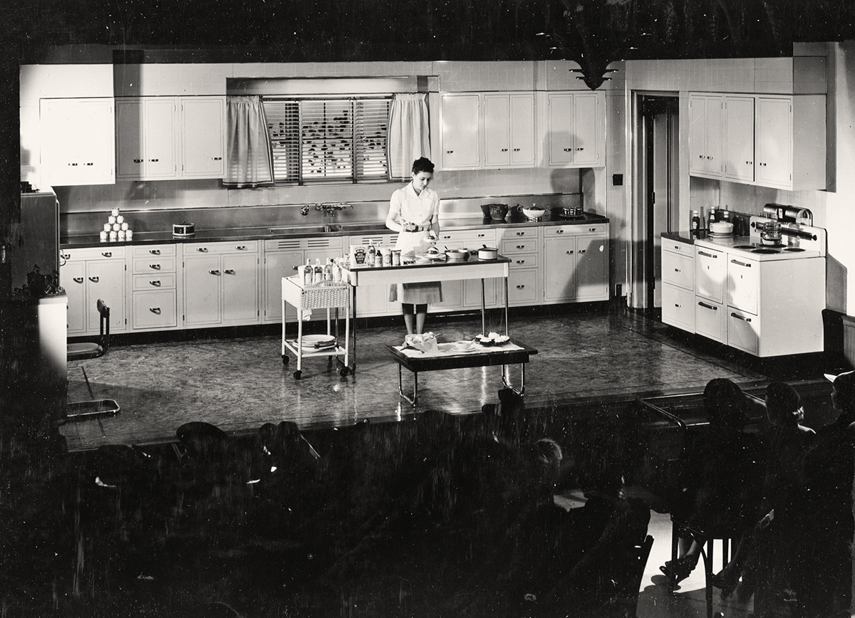 Heinz pier demonstration kitchen, c. 1940.