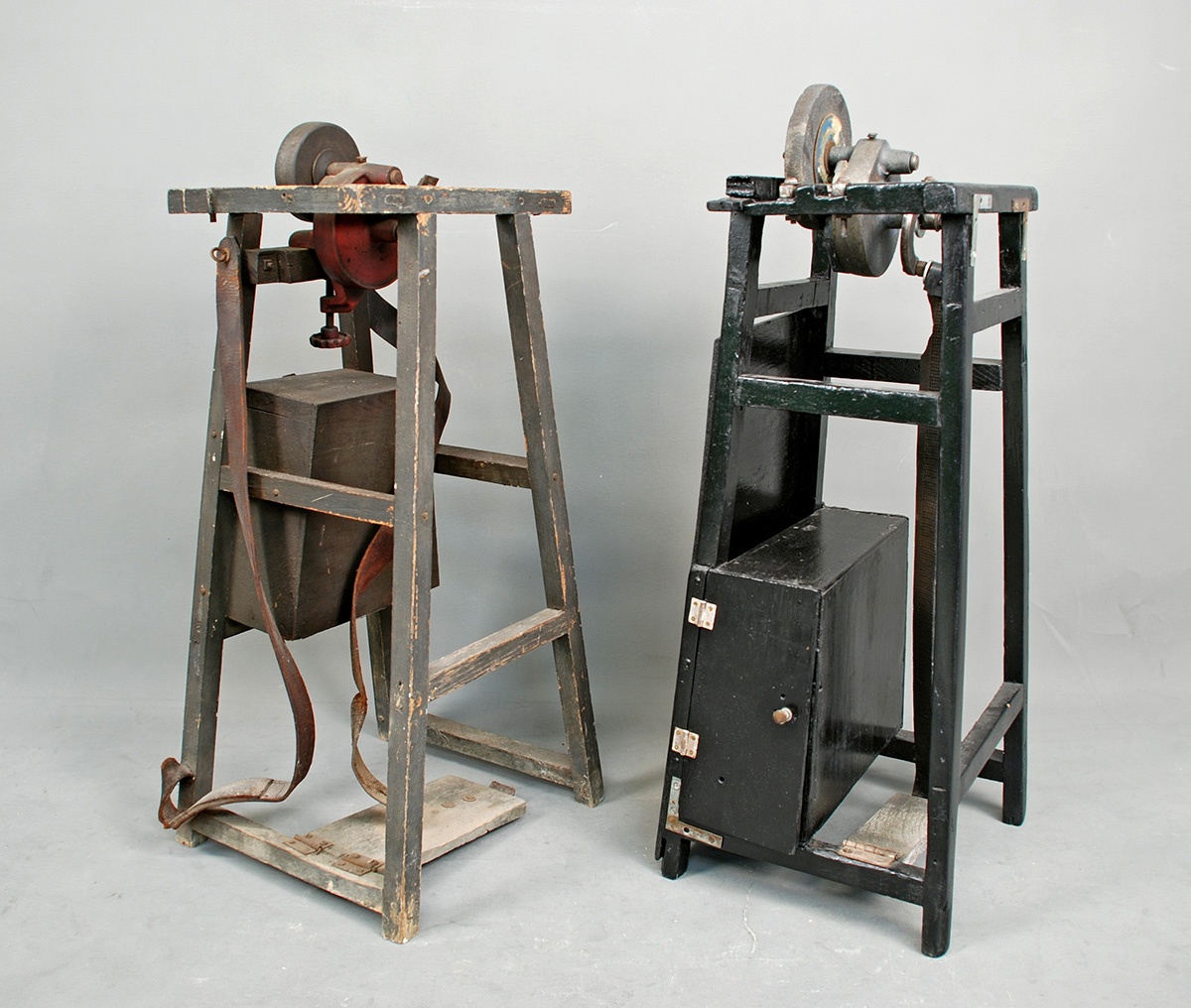 Antonio and Francesco Antonucci’s scissor sharpeners, 1917. Gift of Anthony Jr. and Elizabeth Antonucci in honor of Antonio Antonucci. Gift of the Antonucci family. Italian American Collection at the Heinz History Center.