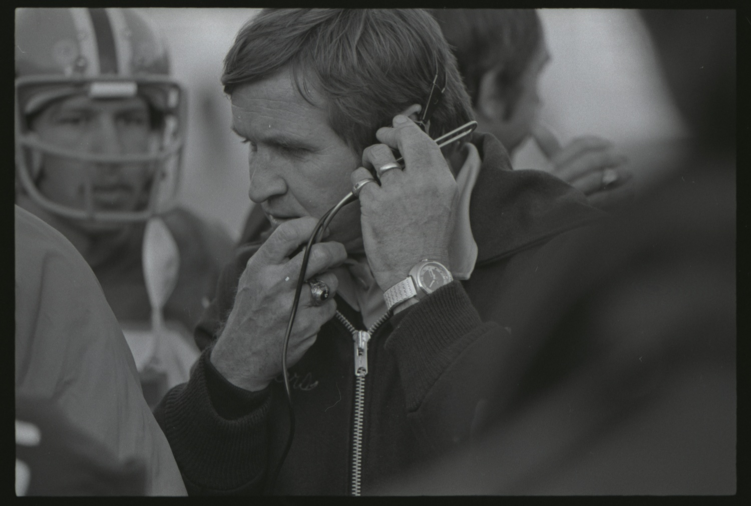 Pitt Coach Johnny Majors coaches in the “Backyard Brawl” rivalry game against West Virginia University on Nov. 13, 1976 at Pitt Stadium. Pitt went on to win the National Championship after posting a 12-0 record in Majors’ fourth season as head coach. Gift of Anthony Kambic, PSS 30, Detre Library & Archives at the History Center.