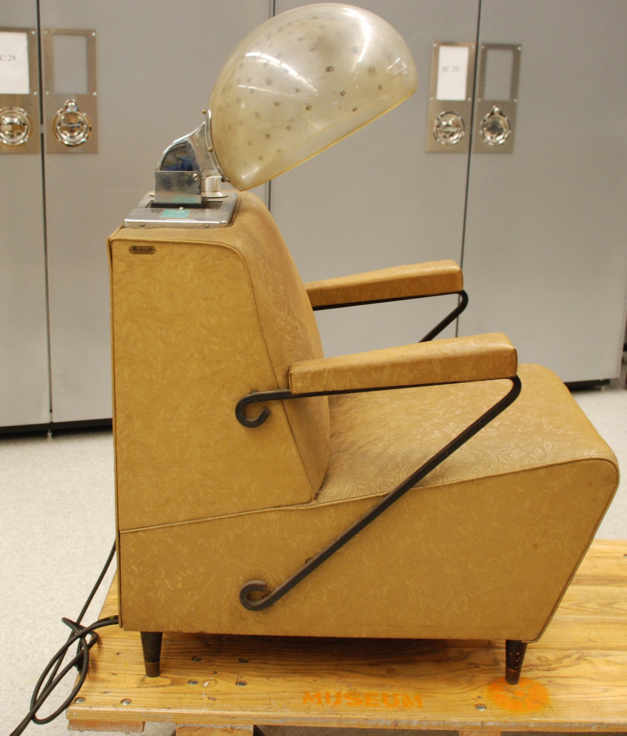 Salon chair used in one of Gloria Giddens’ two Hill District beauty parlors, c. 1960.