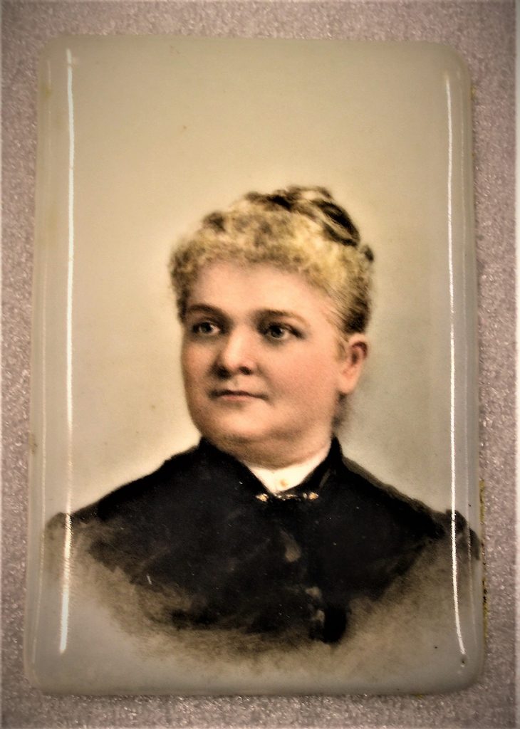 Portrait miniature of Elizabeth A. Wade, aka “Bessie Bramble,” 1880s-1900. Credit: Heinz History Center collections, given in memory of Elizabeth Wade Yewell.