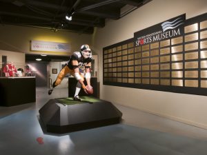 A statue of a football player in the Western Pennsylvania Sports Museum.